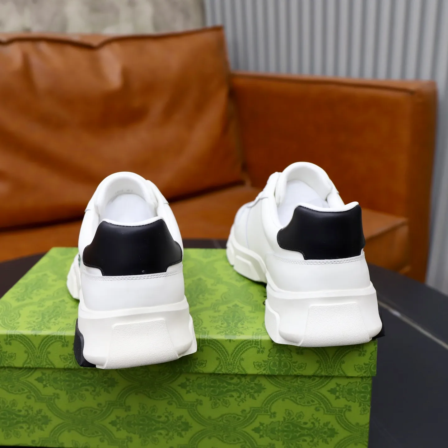 Ex-factory price: 540💰💰🙅‍♂️🙅‍♂️🙅‍♂️ Brand: GUCCI Standard code: 38-44 (45 customized) Grade: Same as the official website Material: Cowhide stitching Comfortable and breathable sheepskin lining Lightweight and wear-resistant sports outsole Style category: Men's fashionable casual shoes Running sports shoes Distinguished luxury brand elements Top luxury color: actual picture color